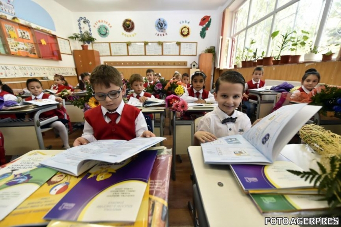 Rezultate finale la Evaluarea Nationala: 76,2% dintre elevi au obtinut medii mai mari sau egale cu cinci. Numarul candidatilor cu media zece a crescut de la 839 la 892