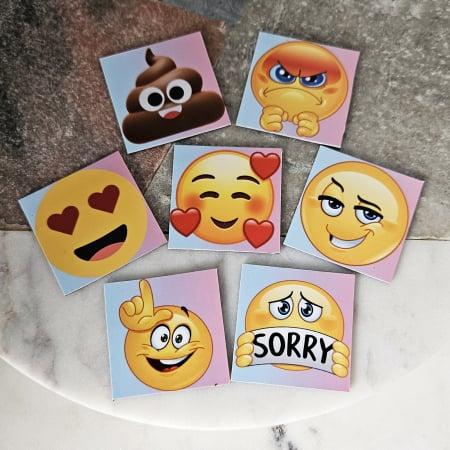 Generația Emoji, o zi de școală în limbajul micilor pictograme