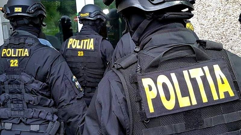 Percheziţii în Bucureşti şi şase judeţe, într-un caz privind delapidarea unor cantităţi importante de îngrăşăminte
