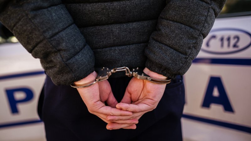 O fată de 22 de ani, sechestrată de către trei botoșăneni