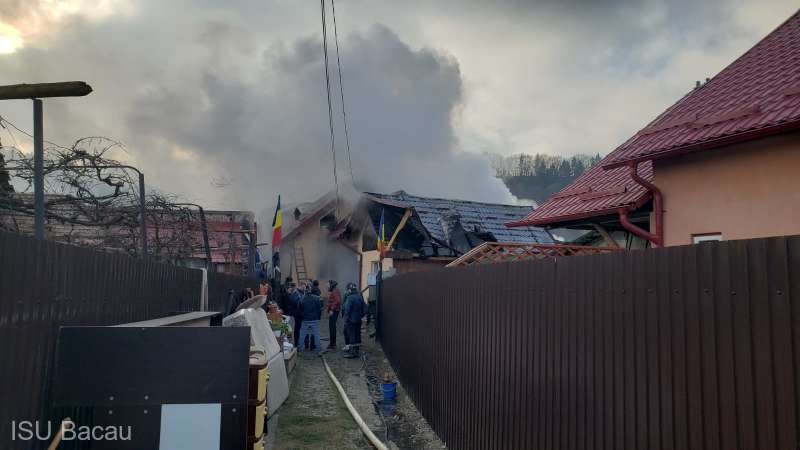 Incendiu la Bacău de la o afumătoare