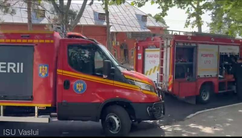 O angajată de la Parchetul Vaslui a vrut să se sinucidă la birou. Pe numele ei a fost deschis dosar penal