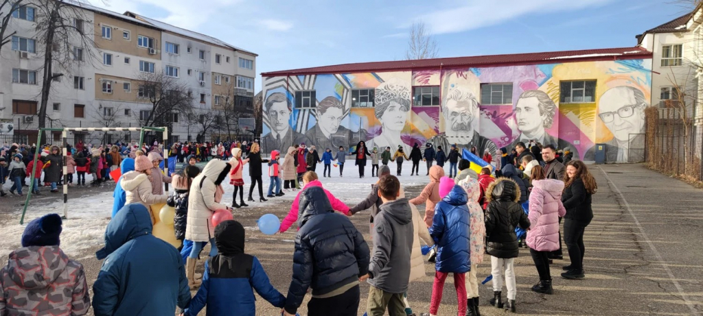 Manifestare de proporții dedicată Unirii Principatelor Române, la Bacău. Sute de copii, prinși în horă