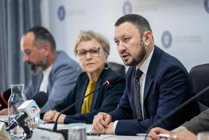 Fechet: Avem prima estimare științifică în legătură cu numărul de urși bruni care trăiesc în pădurile din România: sunt între 10.419 și 12.770 exemplare