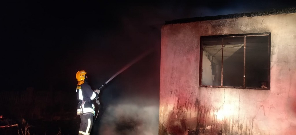 Foc pus intenţionat la o magazie din Udeşti