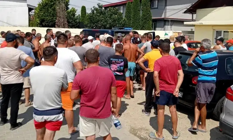 Fermierii, opriți de stat să folosească apa din satul lor: „Ne interzic ce e al tuturor!”