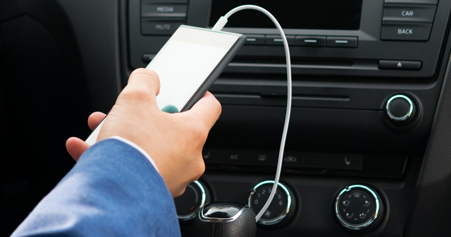 6 accesorii auto de interior care îți pot fi de folos pe o mașină mai veche