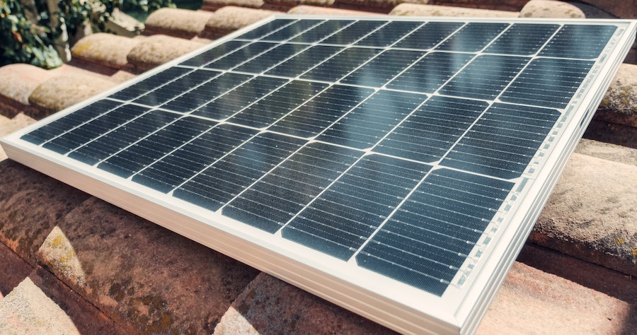 De câte panouri fotovoltaice ai nevoie pentru o casă