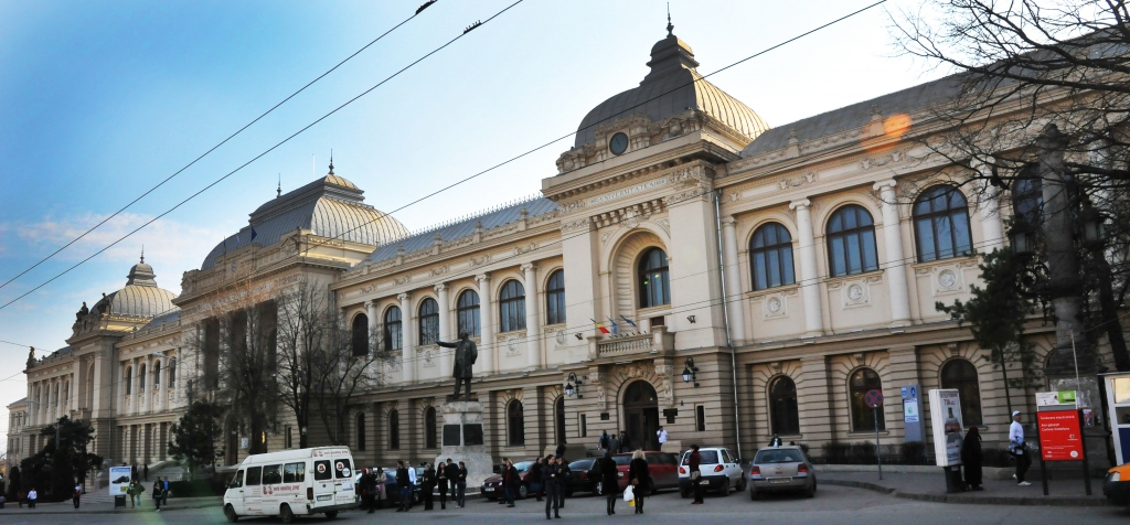 Veşti bune pentru studenţi: Proiect de plafonare a taxelor universitare/ DOCUMENT