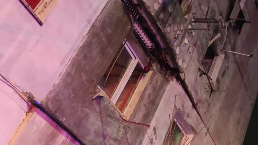 Explozie într-un bloc din Bacău. 44 de persoane au fost evacuate