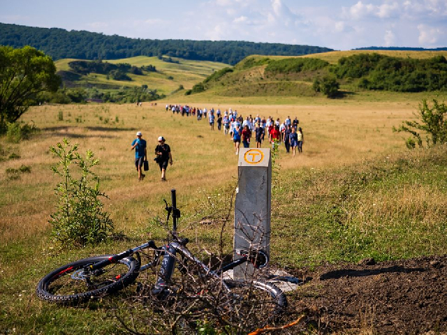 Via Transilvanica a fost deschisă. Pornește de la Putna, străbate 10 județe și se oprește la Drobeta Turnu Severin