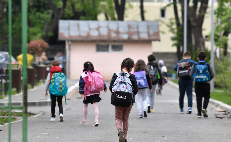 Peste 80 la sută dintre copiii de la sate nu fac niciun sport