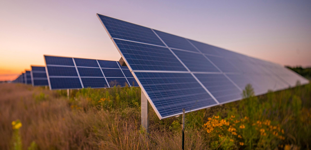 Aeroportul Iași caută 6 milioane de euro pentru a instala 7.550 panouri fotovoltaice
