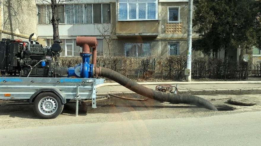 Trei oraşe din judeţul Bacău au rămas fără apă