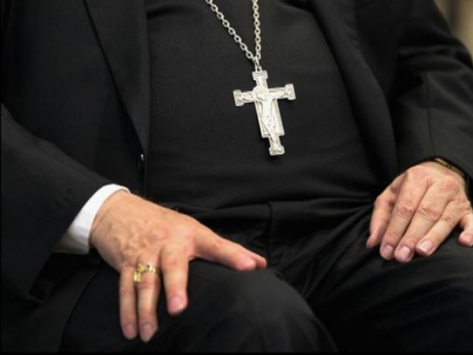 ULTIMA ORĂ Decizia Sinodului Bisericii Ortodoxe Române: Pentru prima dată în ISTORIE, BOR le cere credincioșilor SĂ STEA ACASĂ și SUSPENDĂ anumite slujbe
