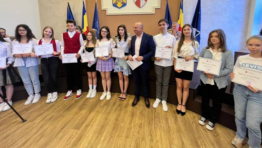  Olimpicii din Bacău, premiați de către autorități