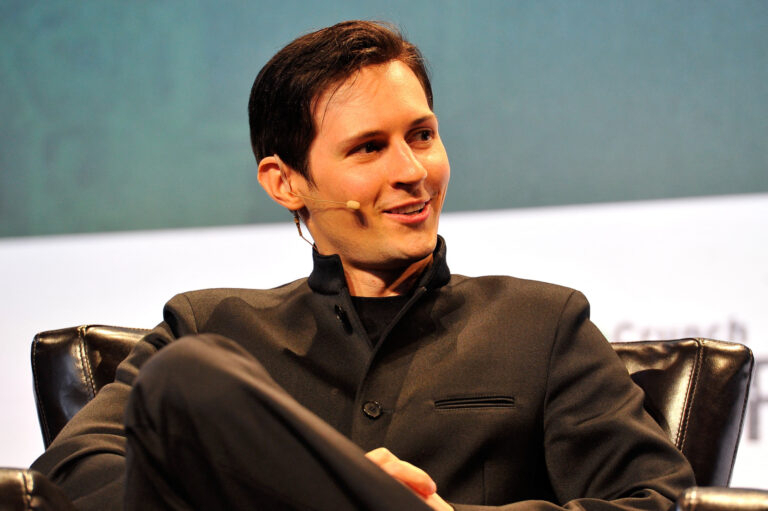 Miliardarul rus Pavel Durov se oferă să plătească pentru fertilizare in vitro femeilor care vor să aibă un copil folosind sperma sa / El pretinde că are peste 100 de copii în 12 țări