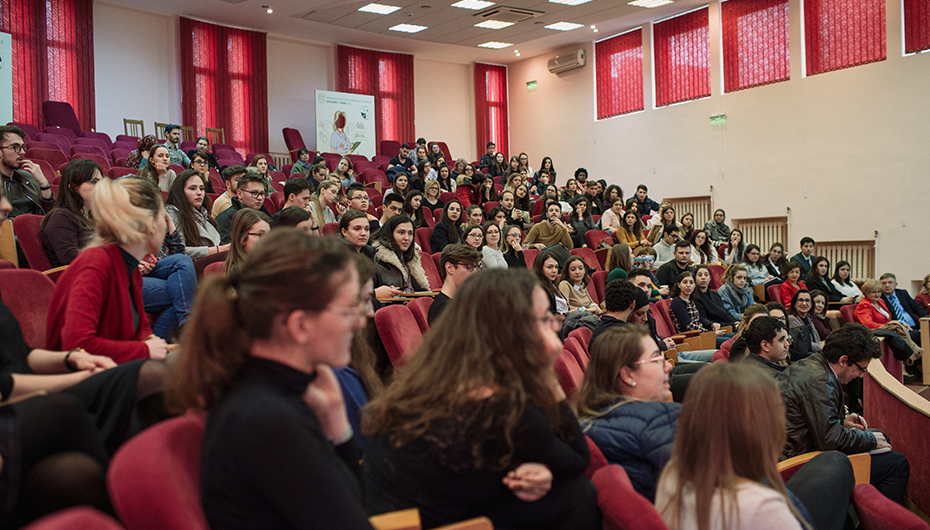 „O şansă la studenţie” - Proiectul „Primul student din familie” ajunge la UMF Iași