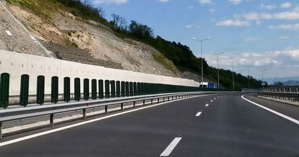 Spania construiește o autostradă din hârtie