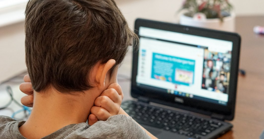  800.000 de elevi din România nu au acces la Internet