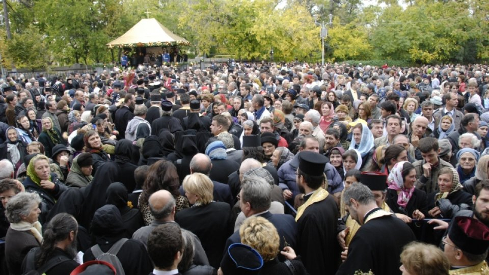 Creştinii ortodocşi îl sărbătoresc pe Sfântul Dumitru cel Nou, ocrotitorul Bucureştiului