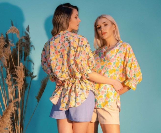 Completează-ți garderoba cu cele mai frumoase bluze casual de la Resense