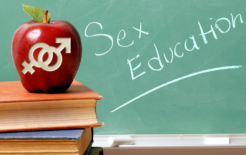 Elevii cer educație sexuală în școli