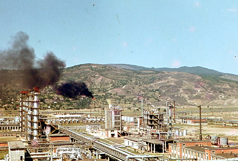  Băcăuanii afectați de Combinatul de Îngrășăminte Chimice și Platforma Petrochimică Onești se pot pensiona mai devreme