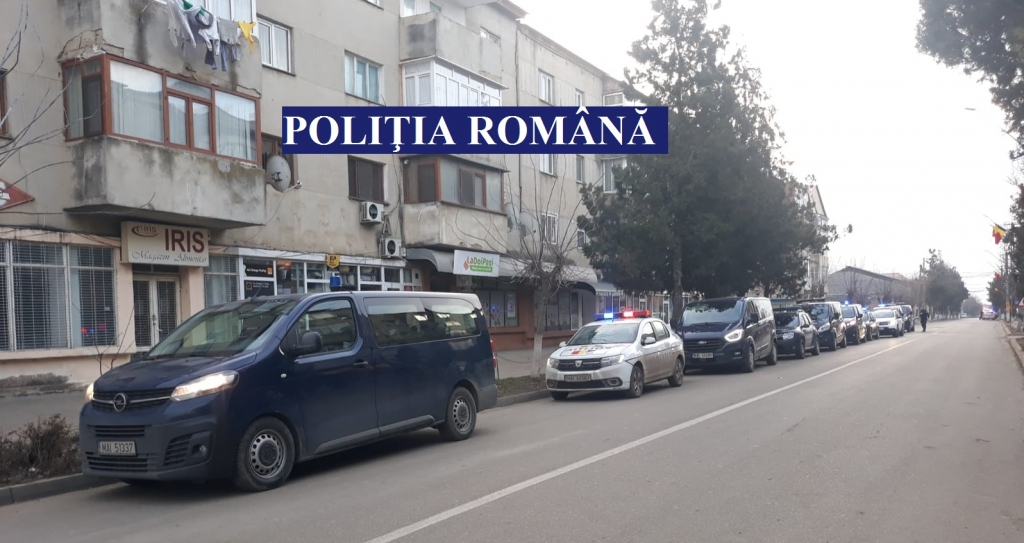 Percheziții în Murgeni la persoane bănuite de furt și tâlhărie