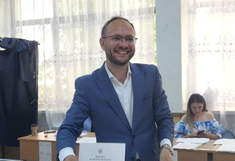 Cosmin Andrei (PSD) câştigă un nou mandat la conducerea Primăriei Botoşani