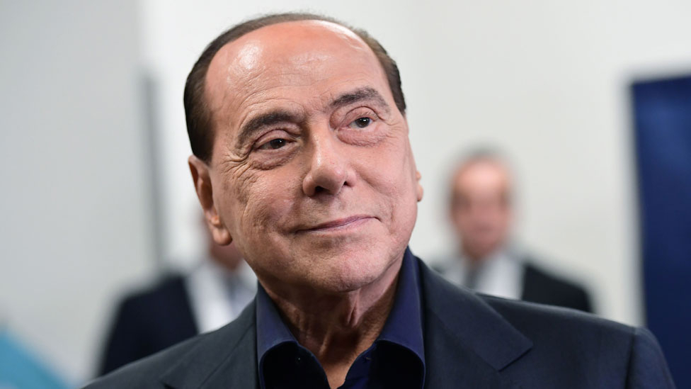  Infectat cu COVID, Silvio Berlusconi a aniversat 84 de ani în izolare