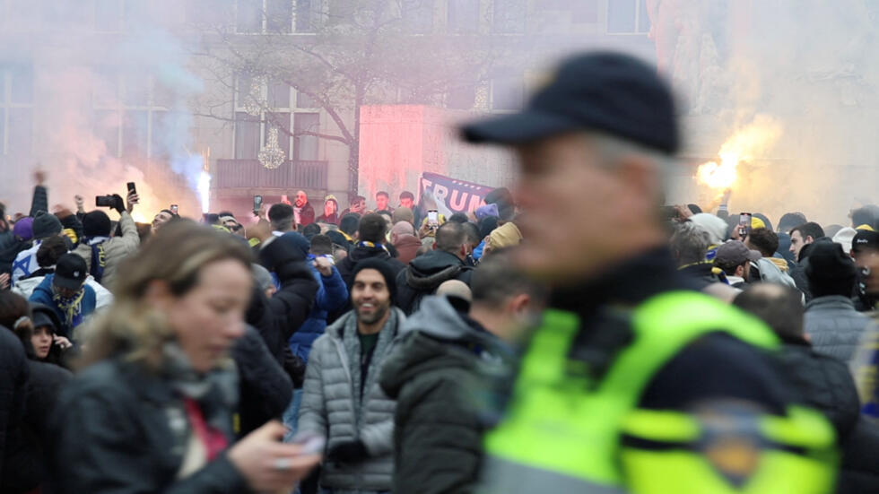 Numărul arestărilor de la Amsterdam este foarte mic în comparație cu gravitatea violențelor de la meciul de fotbal