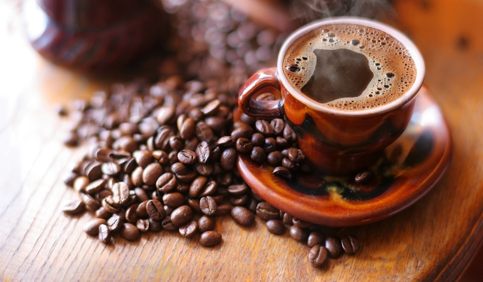 STUDIU Trei ceşti de cafea pe zi prelungesc viaţa: Băutorii de cafea au o probabilitate cu 12% mai scăzută de deces decât cei care nu o consumă