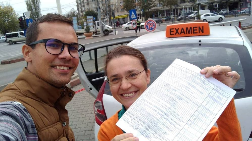 Tot ce trebuie să știi pentru a alege cea mai bună școală de șoferi