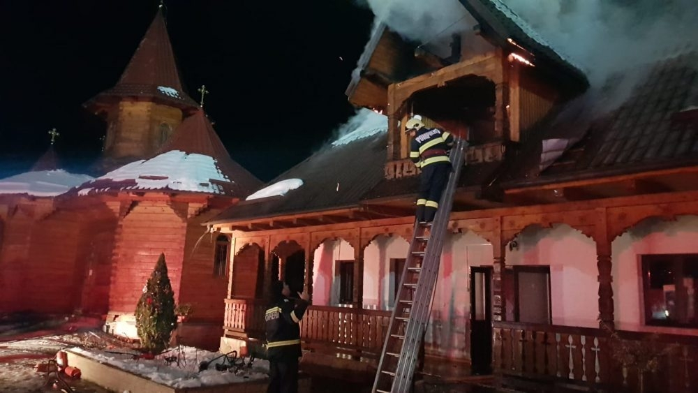 Incendiu la Mănăstirea de maici de la Petru Vodă