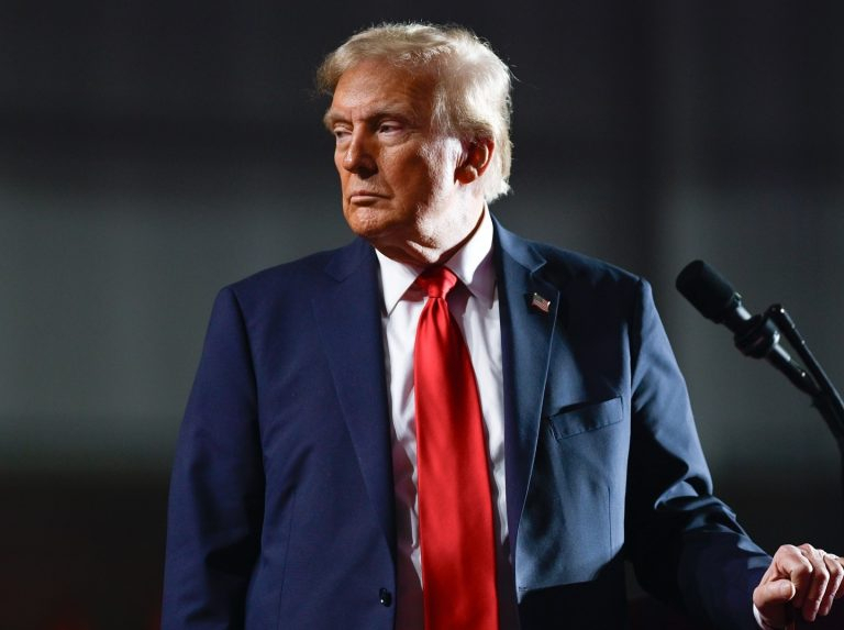 Făcături de campanie: După falsa comisie a Congresului venită în România, avem și falșii emisari ai lui Trump