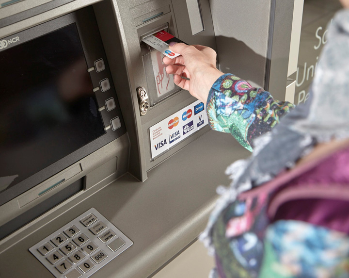 Se schimbă bancomatele în România! Decizia UE spune foarte clar