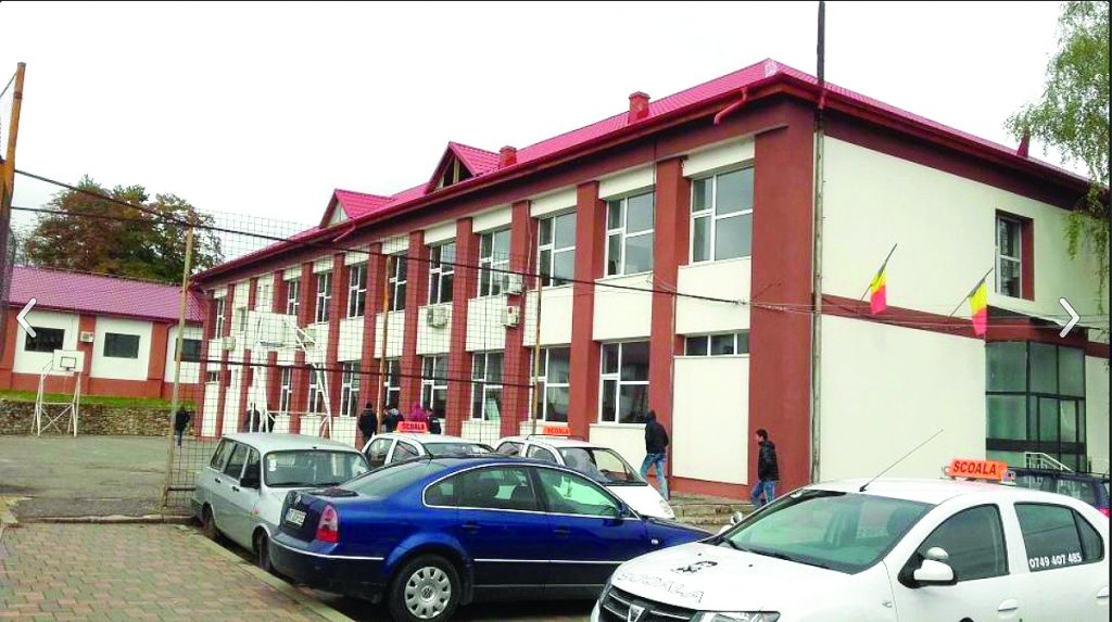   Beţii şi bătăi la un colegiu din Târgu Neamţ