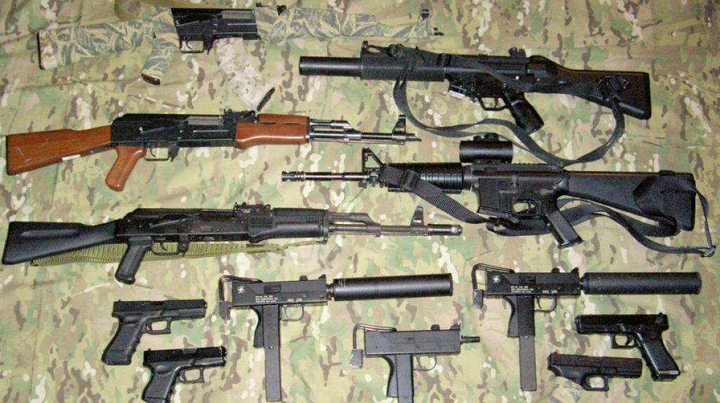 Propunere explozivă: România să-și facă stoc de arme, iar apoi să le doneze Ucrainei dacă începe un nou război cu Rusia