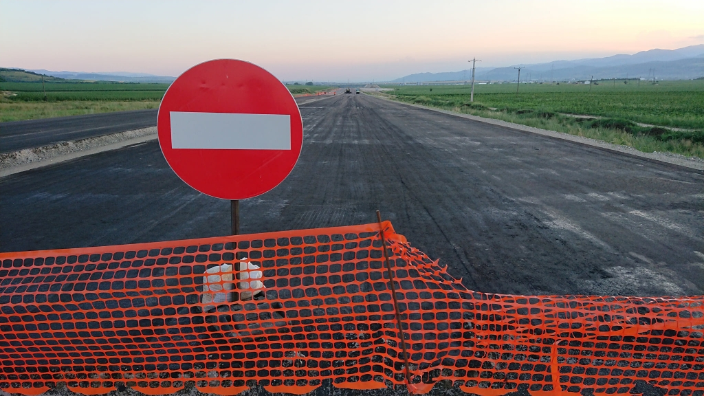 Guvernul Orban a tăiat din banii pentru centura Bacăului