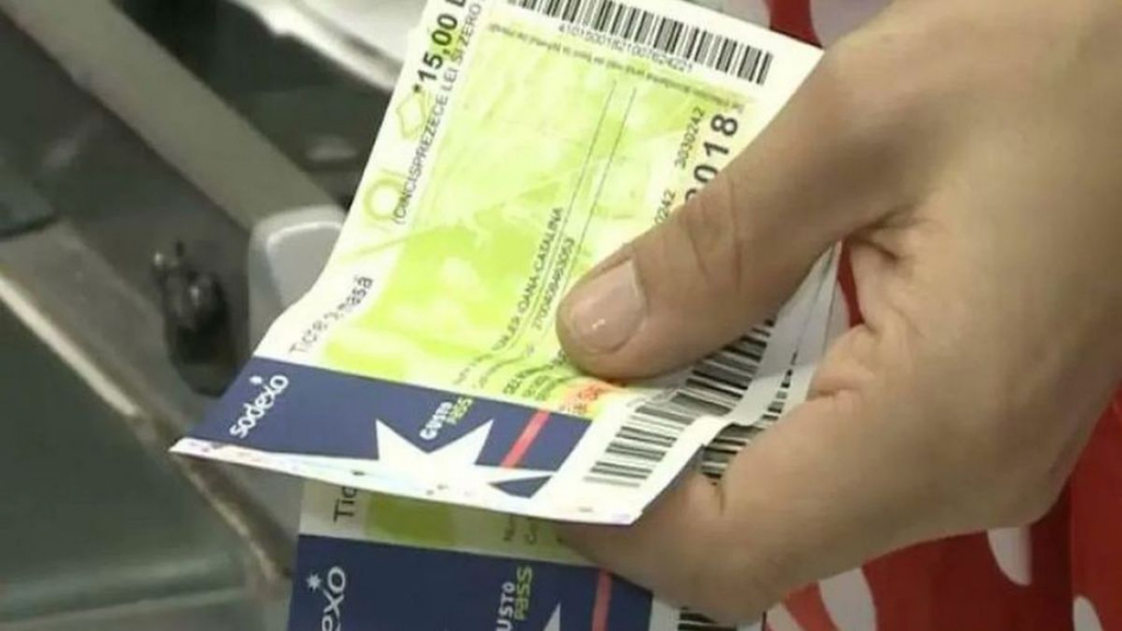 Peste 10.000 de pensionari ieşeni primesc tichete de Paște