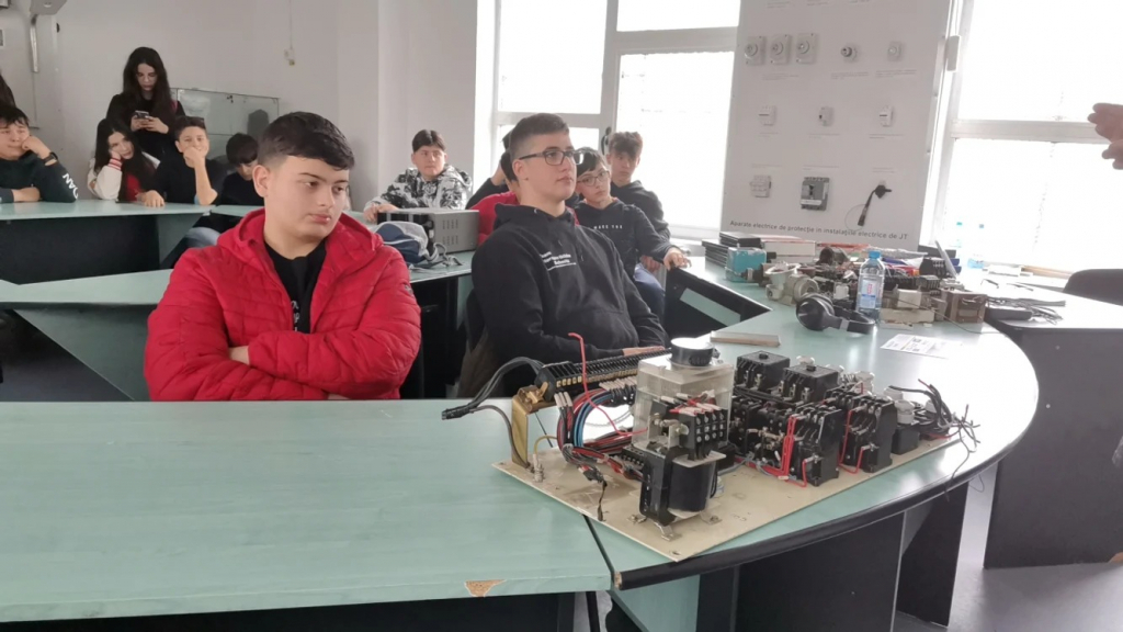 Orașul din România care va deveni un pol al învățământului profesional și dual. Ce avantaje au elevii