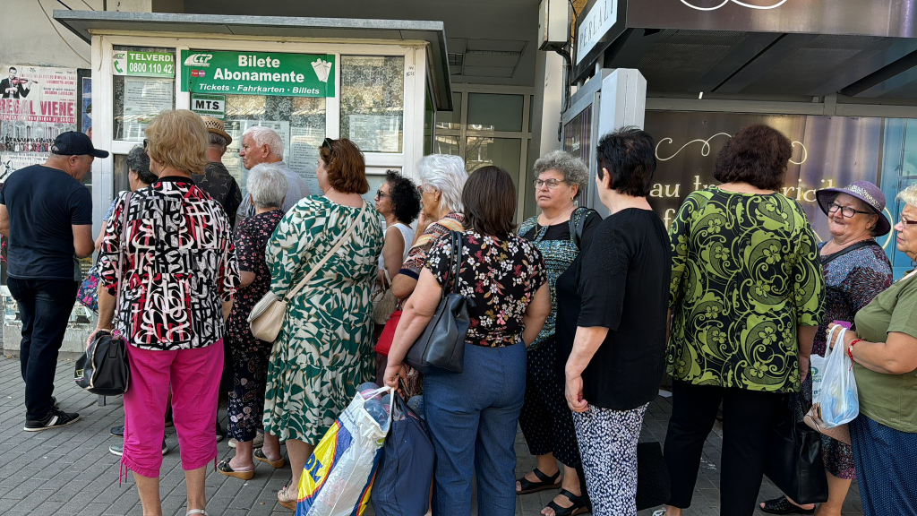 Pensionarii, nemulțumiți de noile carduri CTP