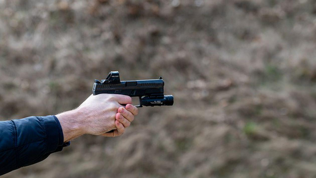 Tragedie în Botoșani. Un bărbat s-a împuşcat în cap într-un poligon privat