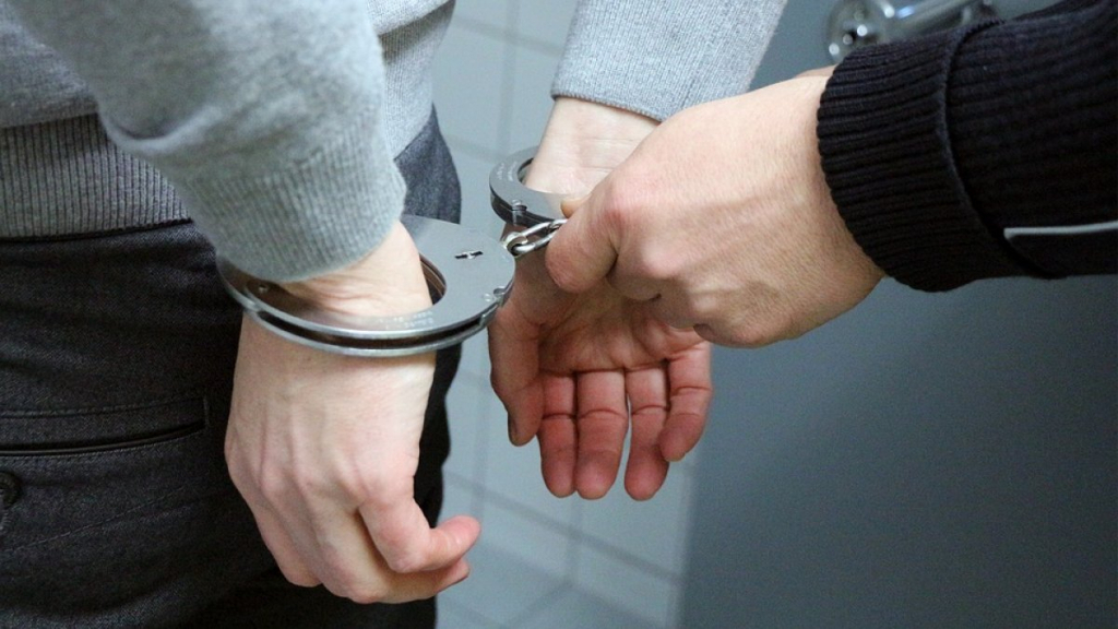 Inculpat pentru tentativă de omor pentru că n-a sunat la 112!