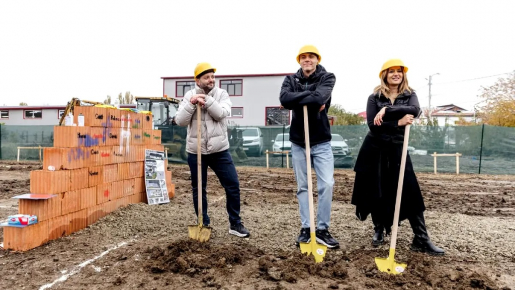 Cum au ajuns la lopată David Popovici, Amalia Enache și Mihai Morar