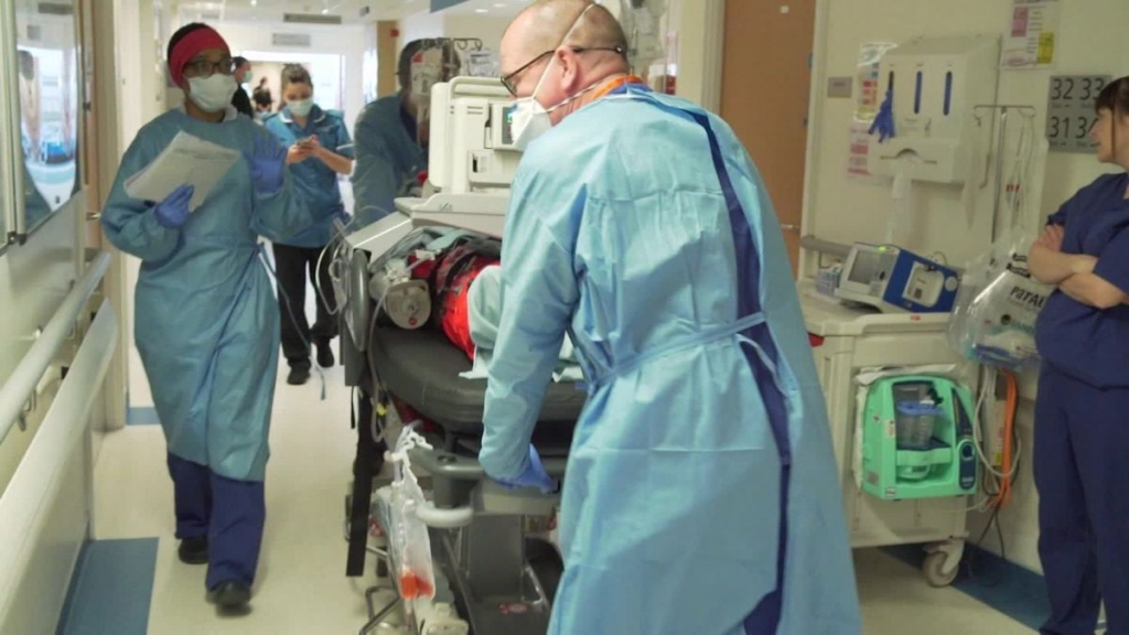 Botoşani *  Pacienţi cu COVID-19, nevoiţi să aştepte până la 16 ore internarea în spital!