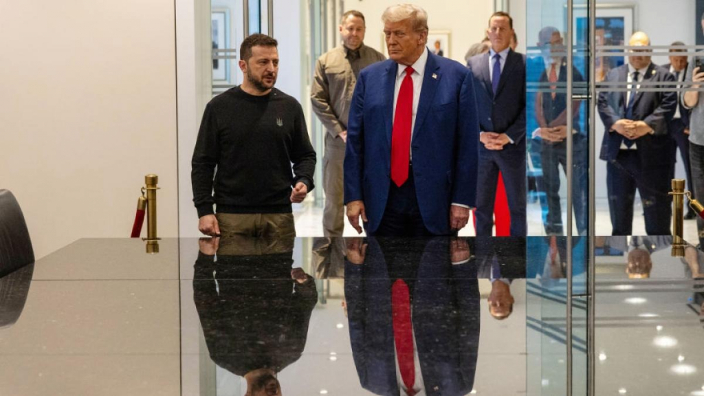 Zelenski are cotă de încredere de 52%, nu de 4% cum a susținut Trump care a dat vina pe Ucraina pentru război 