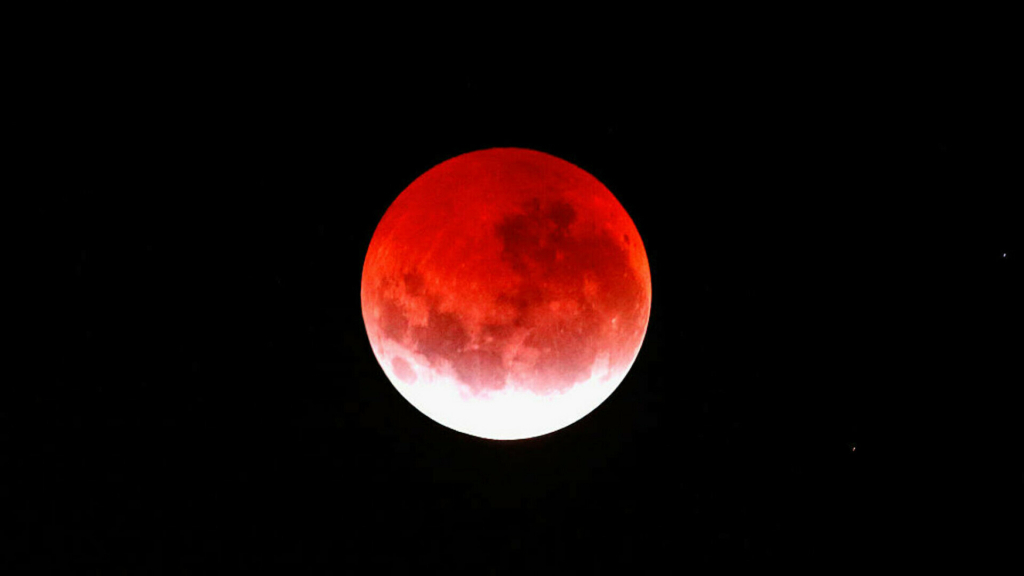Eclipsa de Lună și efectele sale