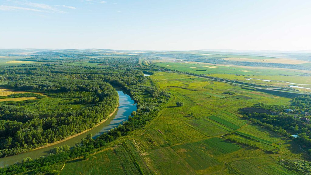 Exproprieri la Prut. Statul plătește 2 lei/mp!